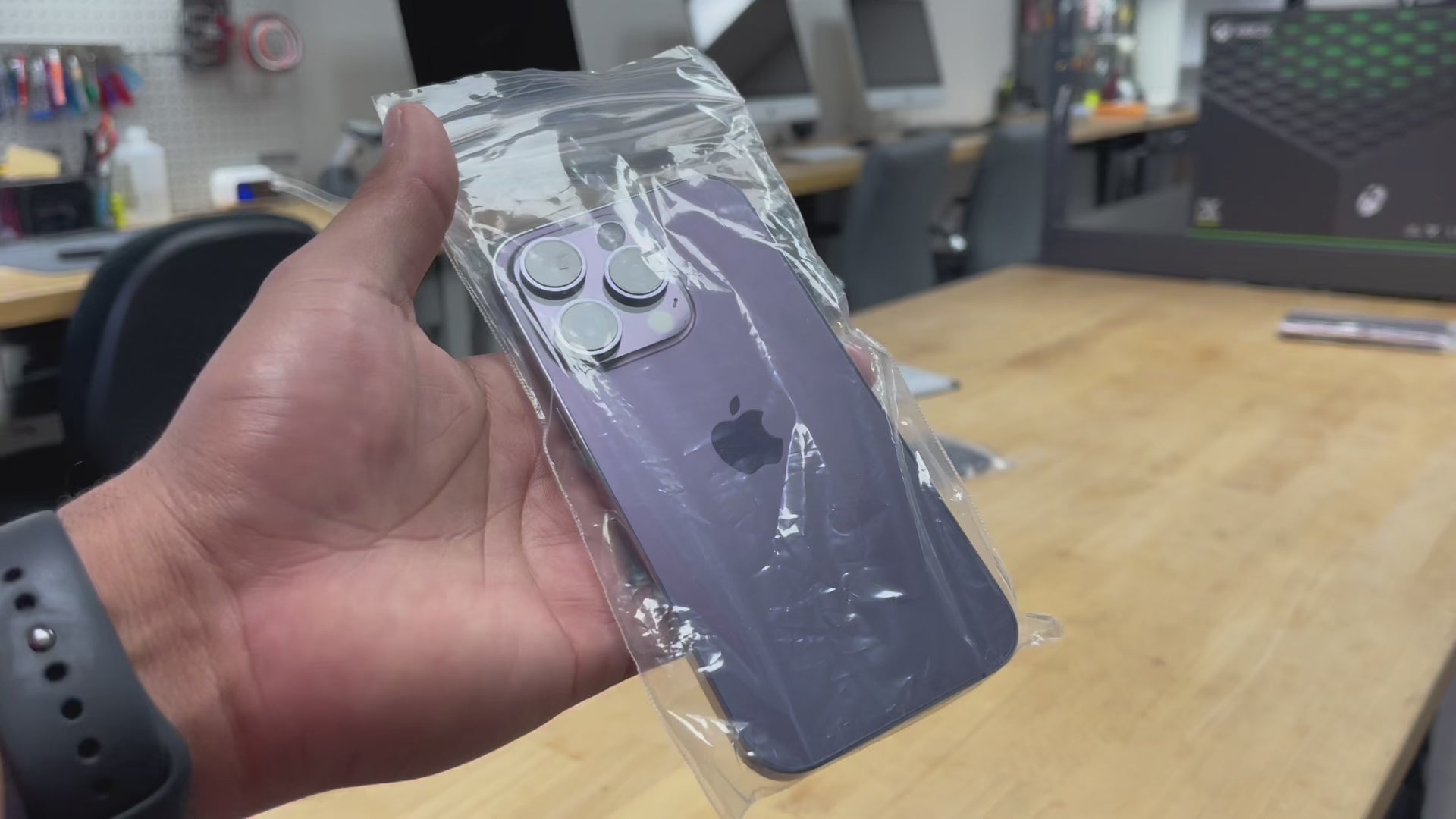 Shop Apple iPhone 14 Pro Unlocked – The Device Depot